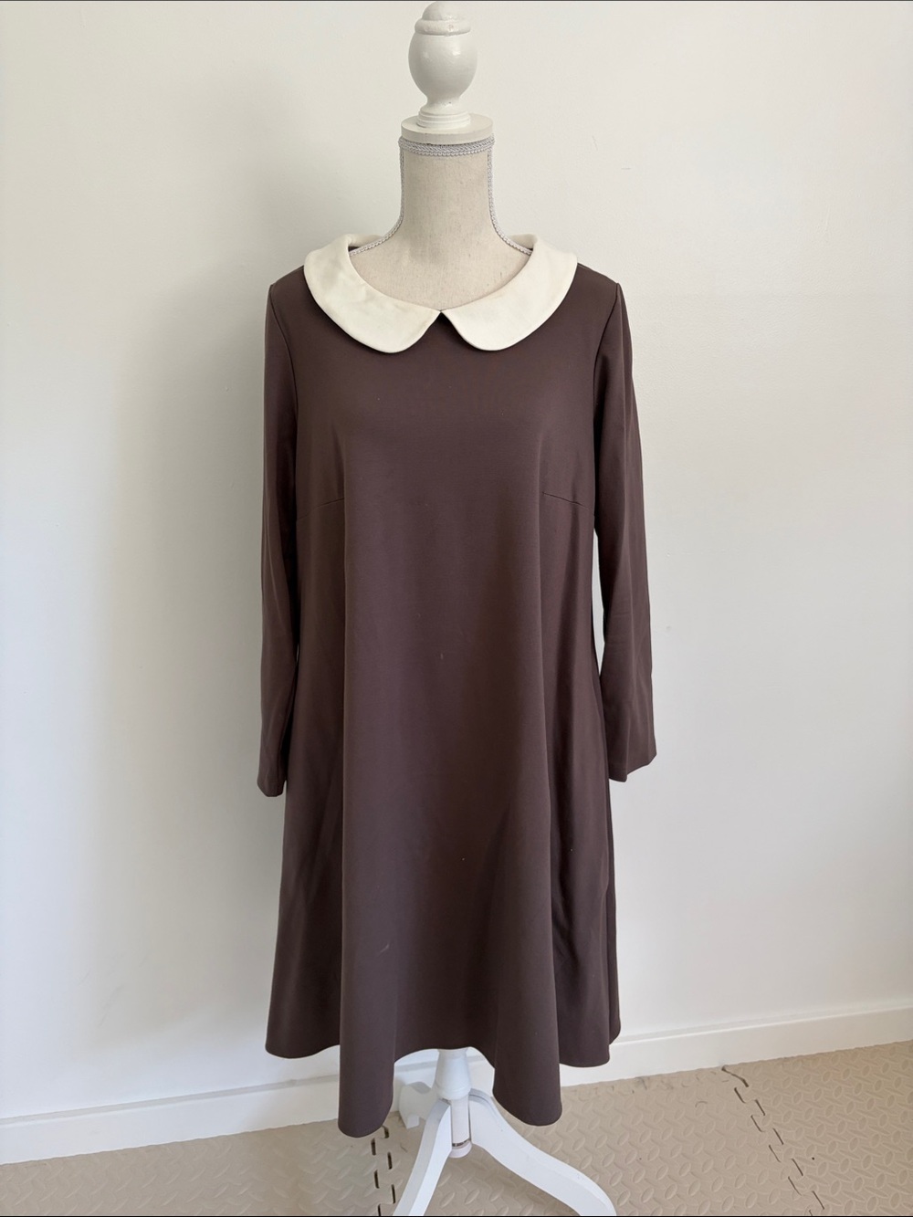 Le Muse Brown Dress with White Peter Pan Collar XL